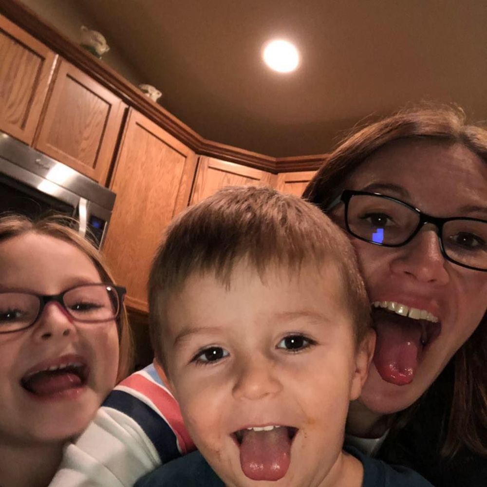 Meet your Posher, Adelina